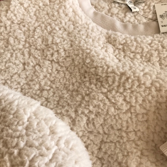 Brand New Sherpa Fleece Sweatshirt - Picture 4 of 6